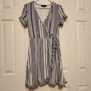 Derek Heart Blue White Striped Faux Wrap Dress Ruffle Hem V-Neck Short Sleeve XL